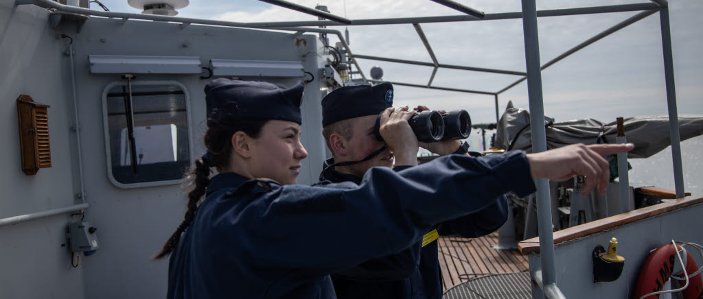 Sjökurs för värnpliktiga ombord på HMS Carlskrona våren 2021. De värnpliktiga gör praktik ombord under sex veckor för att både kunna anställas som sjömän men också kunna krigsplaceras.