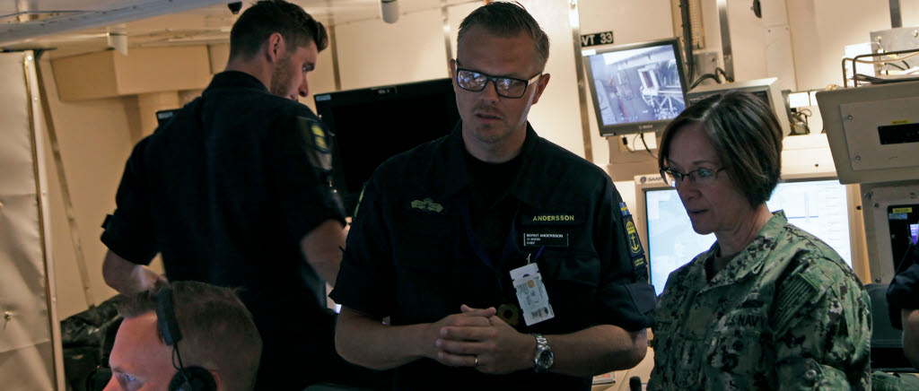 Viceamiral Lisa M Franchetti  besökte den 11 juni 2018 Sverige och marinbasen i Karlskrona för att möta den svenska marinchefen konteramiral Jens Nykvist. Amiral Franchetti är chef för amerikanska sjätte flottan och även chef för Striking and Support Forces Nato, det är i den sistnämnda rollen hon även ansvarar för övningen Baltops. 