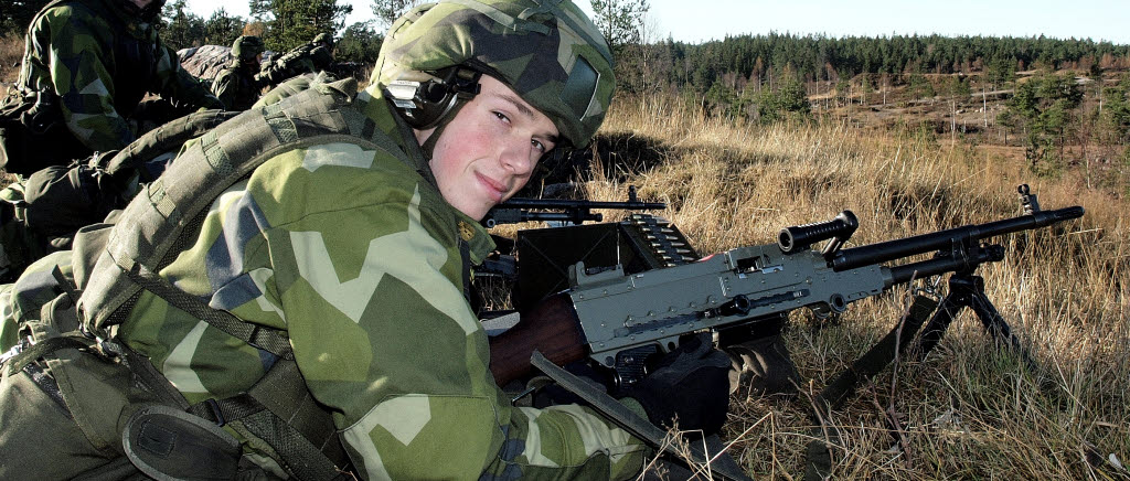 GU för blivande hemvärnssoldater på Villingsbergs skjutfält. Pavel Juda från Skåne på skjutfältet. 