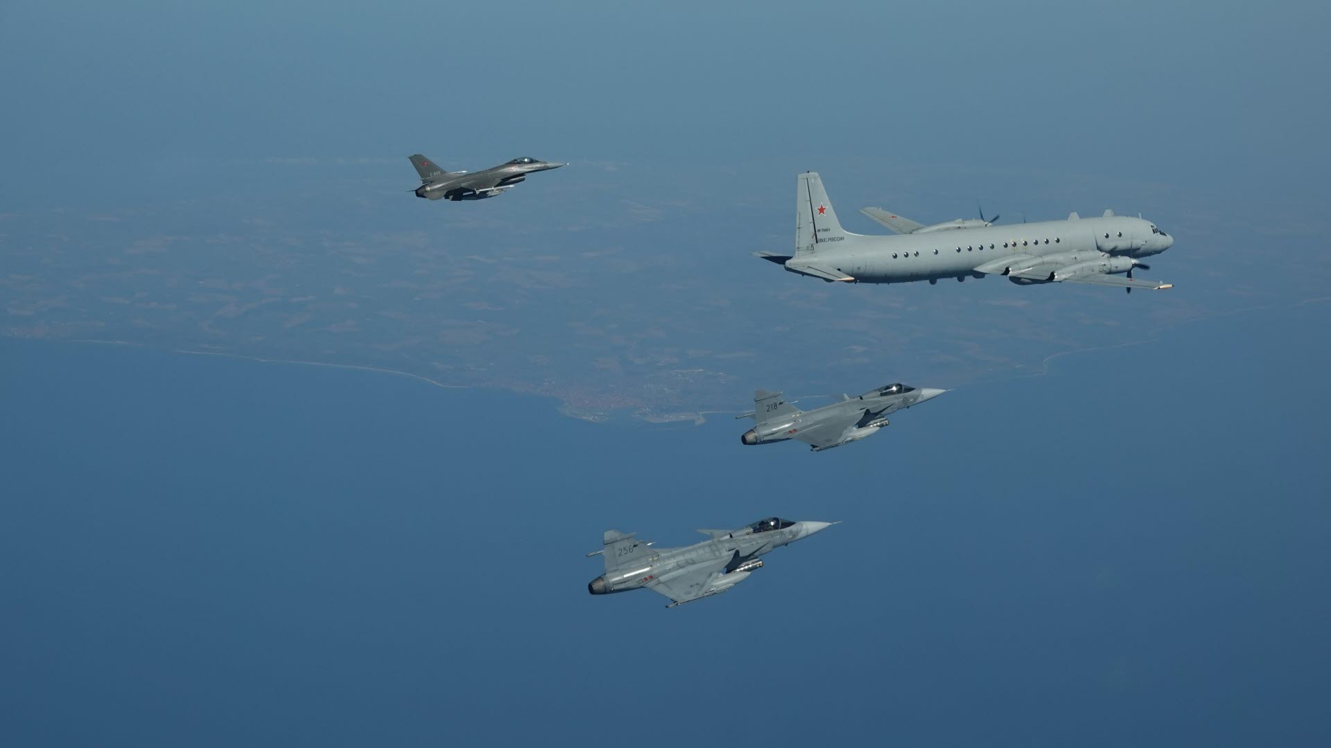 Sveriges och Danmarks flygvapen i synkroniserad insats över