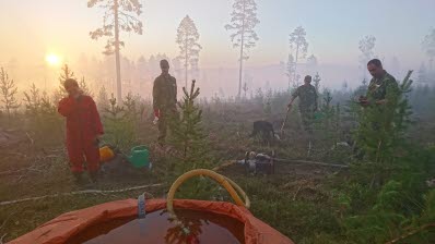 Släckningsarbete i Vidsel, Älvsbyns kommun. 