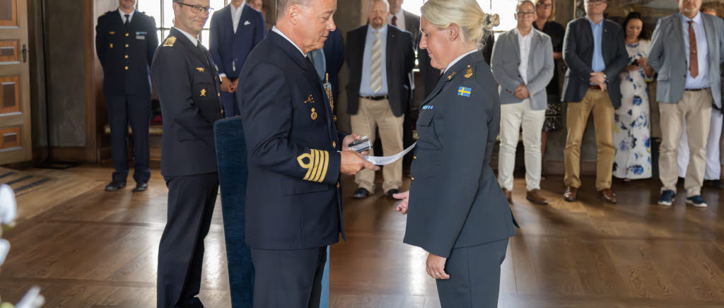 Examen för FINT, försvarsintendentutbildningen 22/23 på Militärhögskolan Karlberg. Managementutbildning.