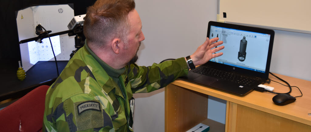 Ny teknik; kamera, projektor och 3d-skrivare inför övningen SEE-18, vid SWEDEC.