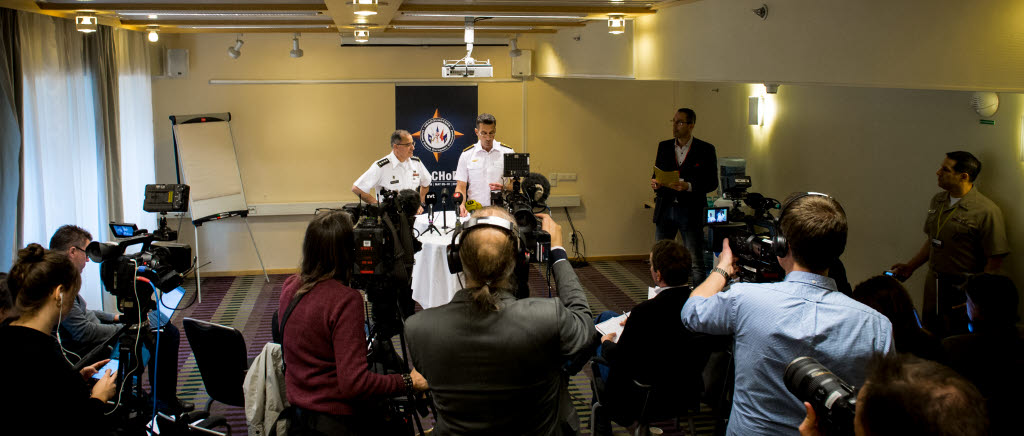 ÖB Micael Bydén och amerikanske general Curtis Scaparotti svarade på medias frågor vid en välbesökt presskonferens.