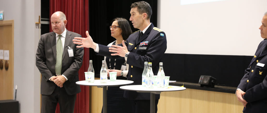 Möte om totalförsvarssamarbete. 