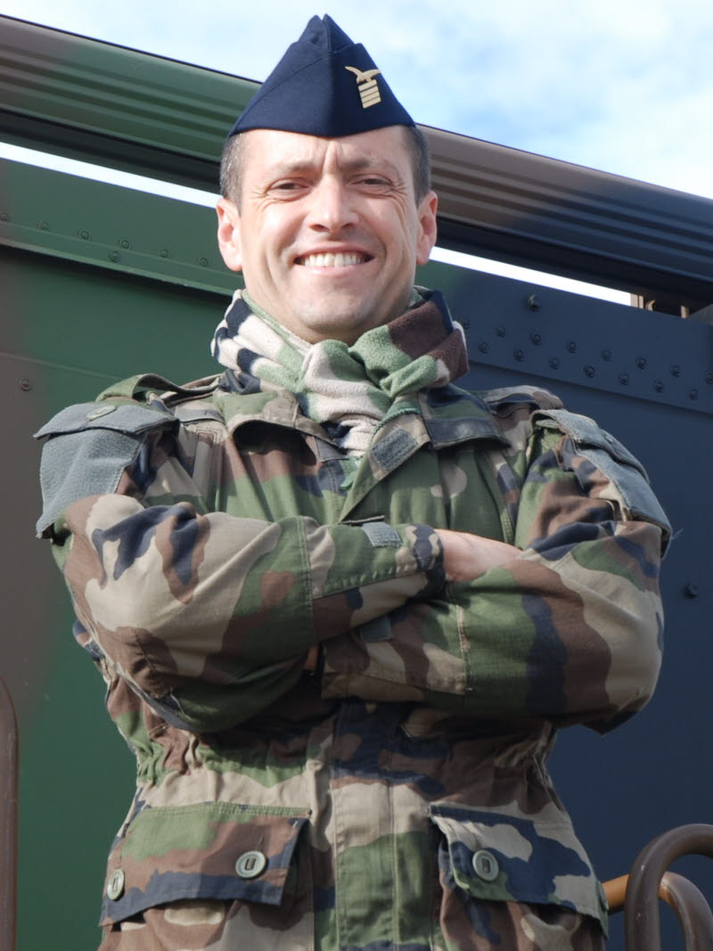 Aurora. Major Thomas Robert från det franska
luftvärnsförbandet.