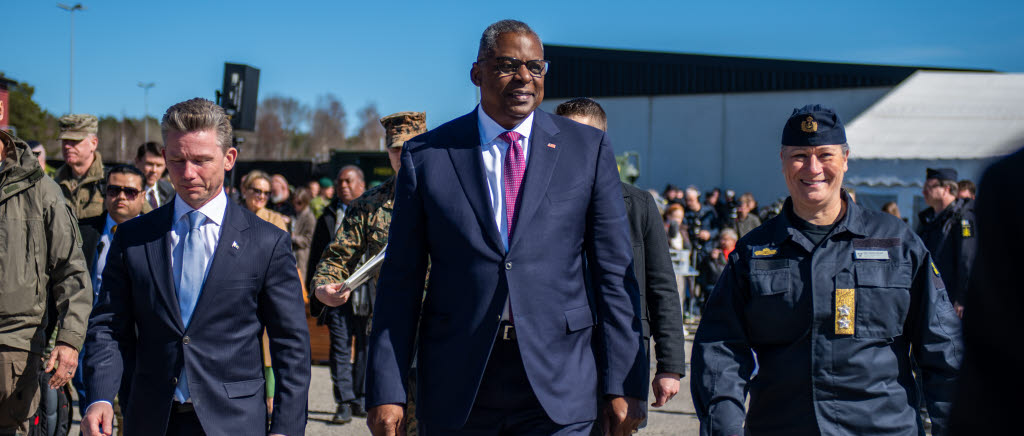 Försvarsminister Pål Jonsson ttillsammans med sin amerikanska motsvarighet, Lloyd Austin och Marinchef Ewa Skoog Haslum