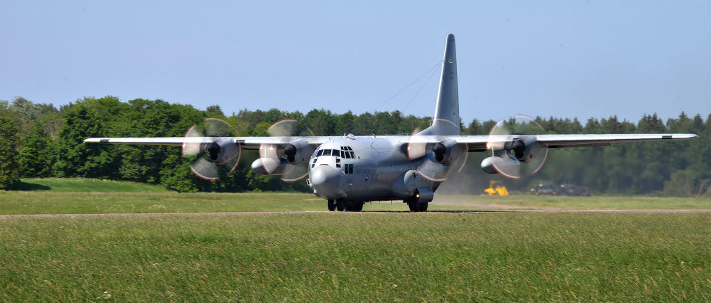 Taktiska flygtnasporter med Tp84 Hercules under Flygvapenövning 18.