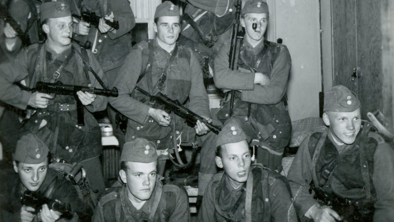 Gruppbild på soldater, taget 1950. Bilden är en del av forsvarsmakten.se/varhistoria.
