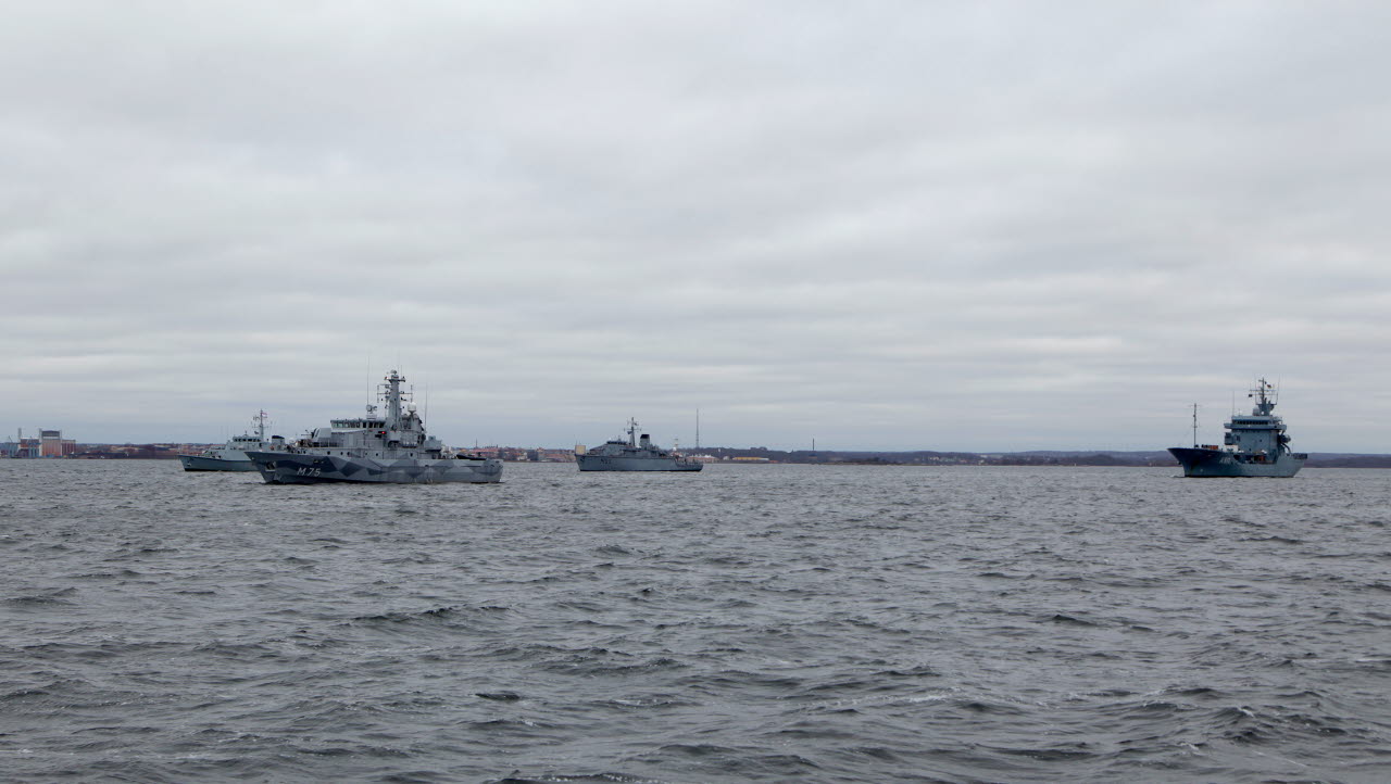 Samövning mellan Natos stående minröjningsstyrka och Tredje sjöstridsflottiljens fartyg HMS Vinga i december 2016.