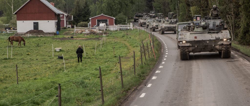 Fordonsmarsch inför brigadanfall under övningen Våreld 2019.