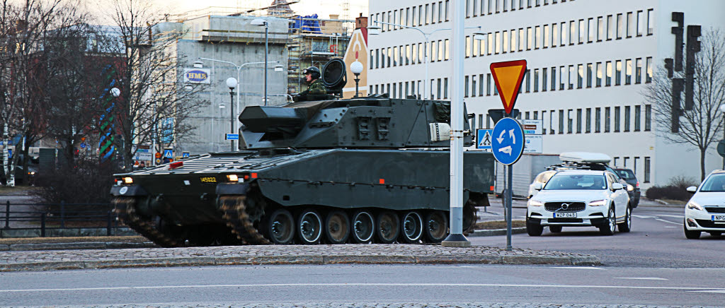 Skarpskjutning på Falu skjutfält
Grkpbv 90, granatkastarpansarbandvagn90