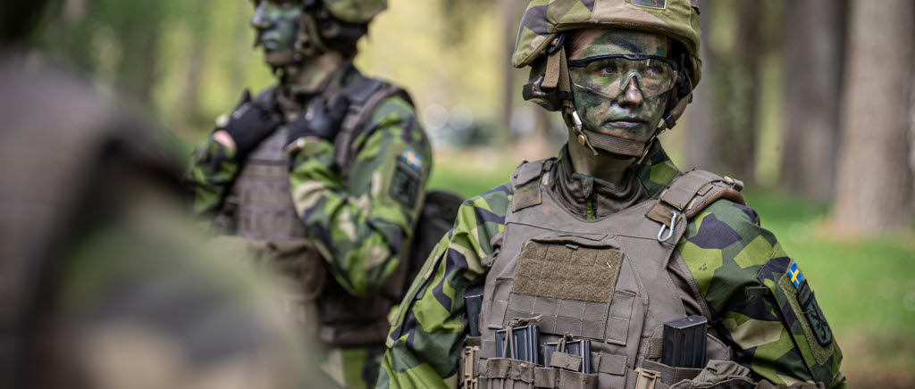 Här är de första soldaterna med nya uniformen