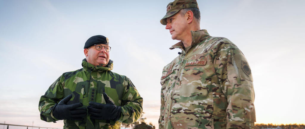 ÖB Michael Claesson och Natos högste militära befälhavare, general Alexus G Grynkewich.