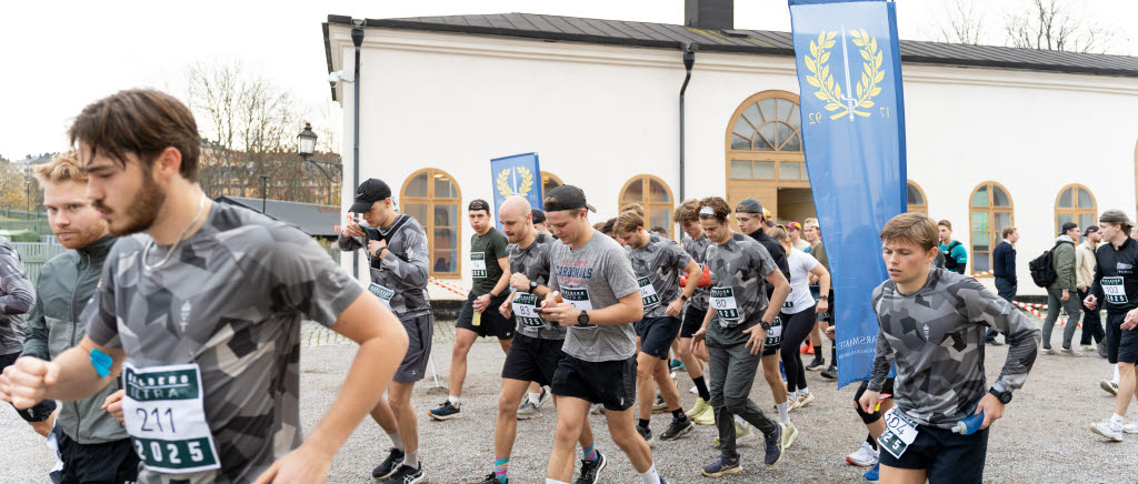 Karlberg Backyard Ultra löpartävling i Karlbergs slottspark. En tävling av och huvudsakligen för kadetter i syfte att tänja på gränser, skapa löparglädje samt samla in pengar till Ukraina. 