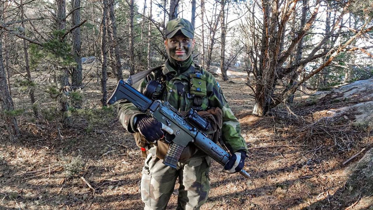 Ebba i samband med ett försörjningsmoment under GKÖ. Kommissarie är en titel för en tjänsteman med ett relativt självständigt uppdrag.