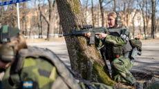 Militärpolis övar