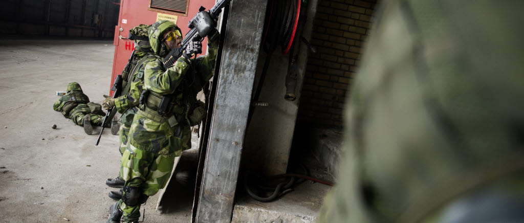Hemvärnet och Västernorrlandsgruppen genomför sin årliga krigsförbandsövning i Timrå.  161:a kompaniet består av soldater som en gång om året ställer upp på sin lediga tid för att öva under en långhelg. I år genomfördes övningen i Timrå med omnejd.