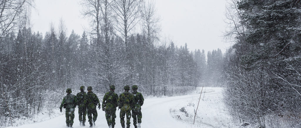 Blivande spaningssoldater på väg till första prövningen under övningen Lynx.