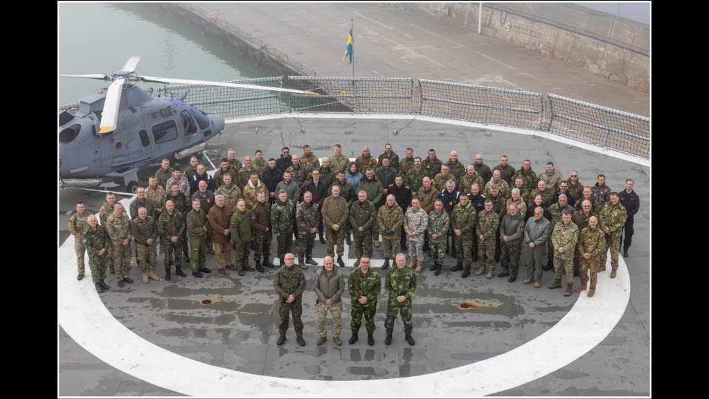 Besök Natos militärkommitté