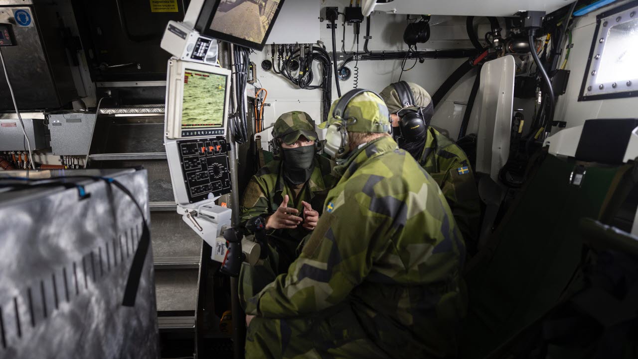 Ukrainska soldater är i Sverige för att lära sig allt som de bara kan om det svenska stridsbåtssystemet under våren 2025.