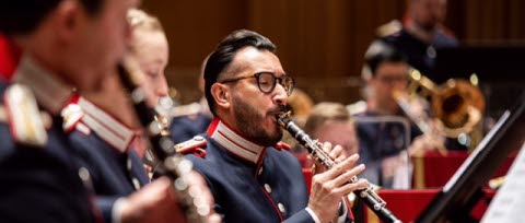 Ionell Christea på klarinett. Arméns musikkår.