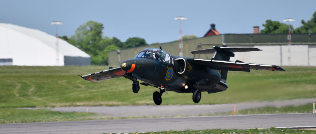 Flygvapenövning 2018. 180524 - Flygelever från flygskolan ombaserar med SK60 från Malmen till Visby för att delta i övningen.