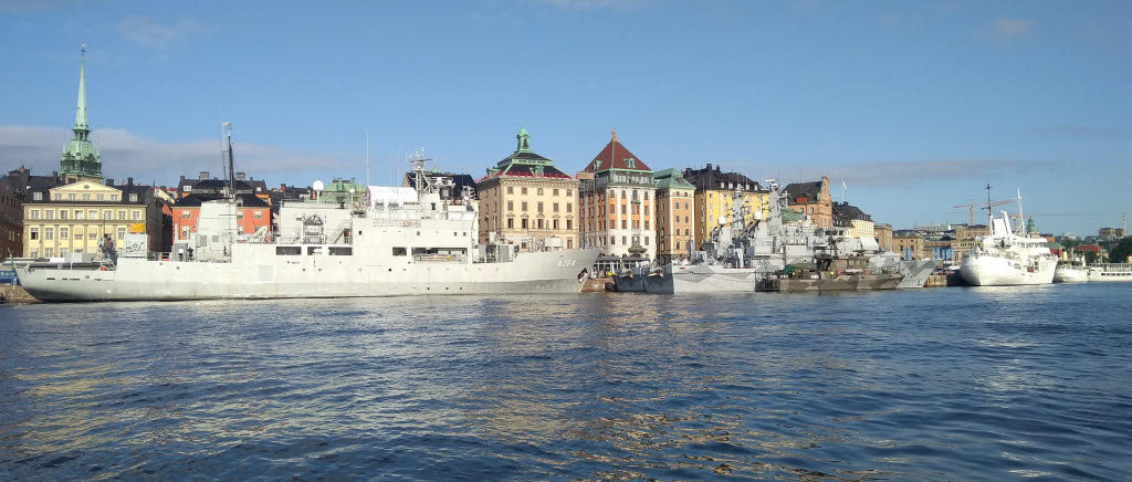 Vy över Gamla Stan från vattnet