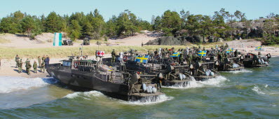 Andra amfibiebataljonens naturliga miljö är där vatten möter land. Bataljonen är dock tränade för många olika uppgifter