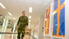 Peter Sturesson är en svensk officer på plats i Pentagon.