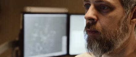 Skärmbild ur filmen Robert - Teknisk systemoperatör.