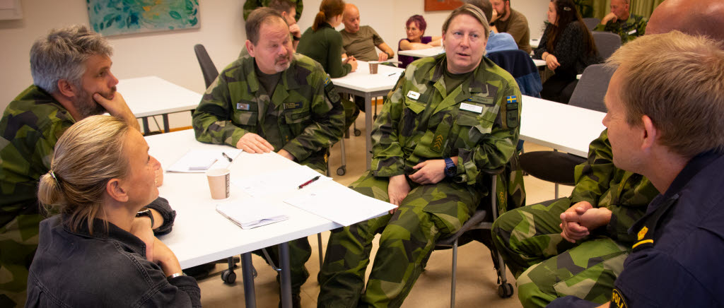Kurs Handledare utbildningsmetodik - en totalförsvarssamverkan inom utbildningsområdet. Kursen leds av Militärhögskolan Halmstad/Försvarsmaktens ledarskaps- och pedagogikenhet.