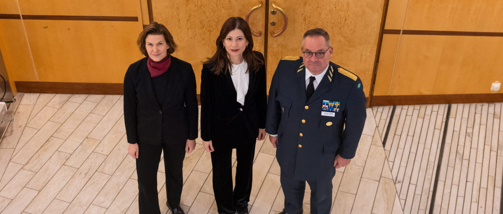 ÖB och två kvinnliga chefer på rad