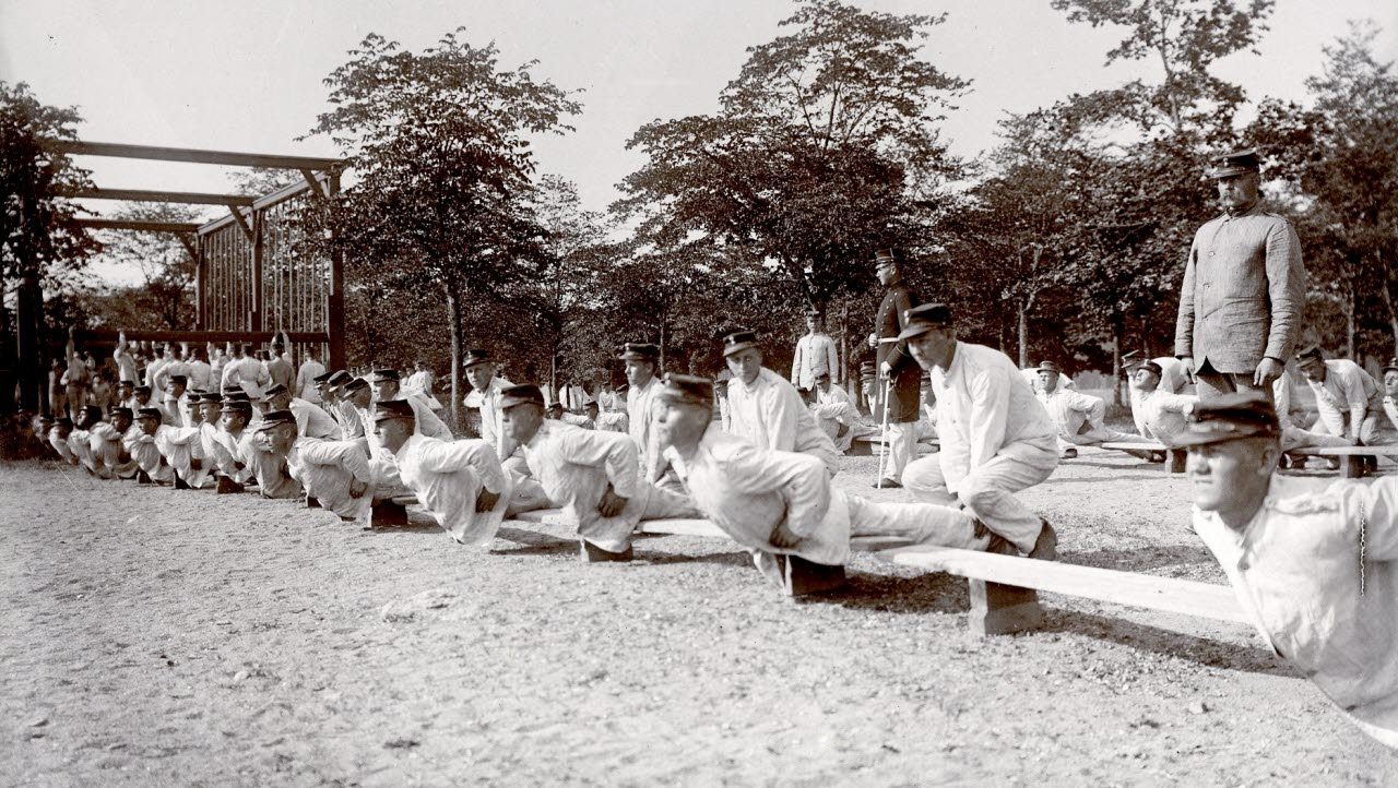 Uppsala polacksbacken, 1905. Foto från Armémuseums arkiv. Bilden är en del av forsvarsmakten.se/varhistoria. 