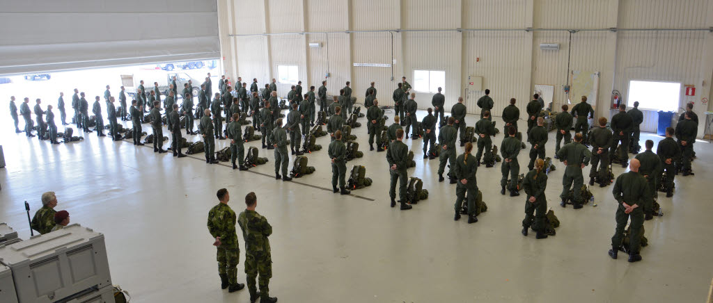 Under maj 2019 genomgick Karlbergs mark-, amfibie- och pilotkadetter FJS (Fallskärmsjägarskolan) fallskärmsutbildning. Utbildningen, som pågår under två veckor, har varit en stående tradition sedan 1956 för Karlbergs kadetter.
