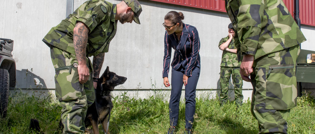 Kronprinsessan Victoria besöker Livgardet.