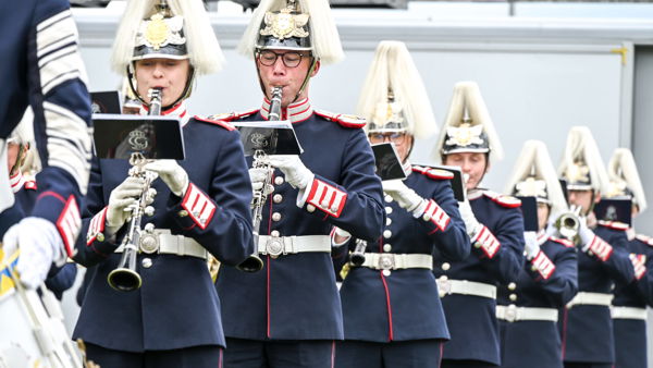 Arméns musikkår vid firandet av Veterandagen.