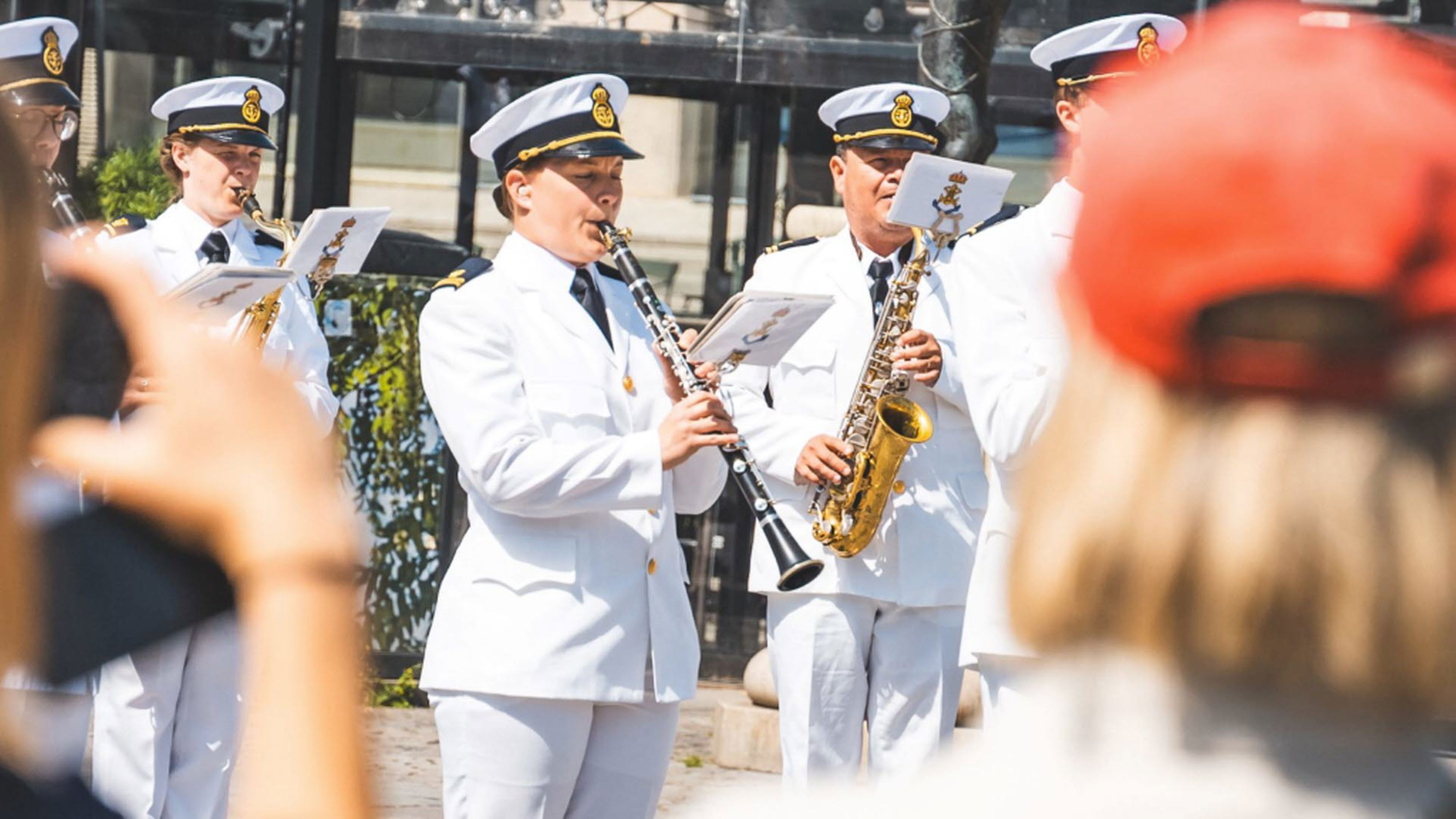 Musiker från Marinens musikkår under firandet av Högvakten 500 år.