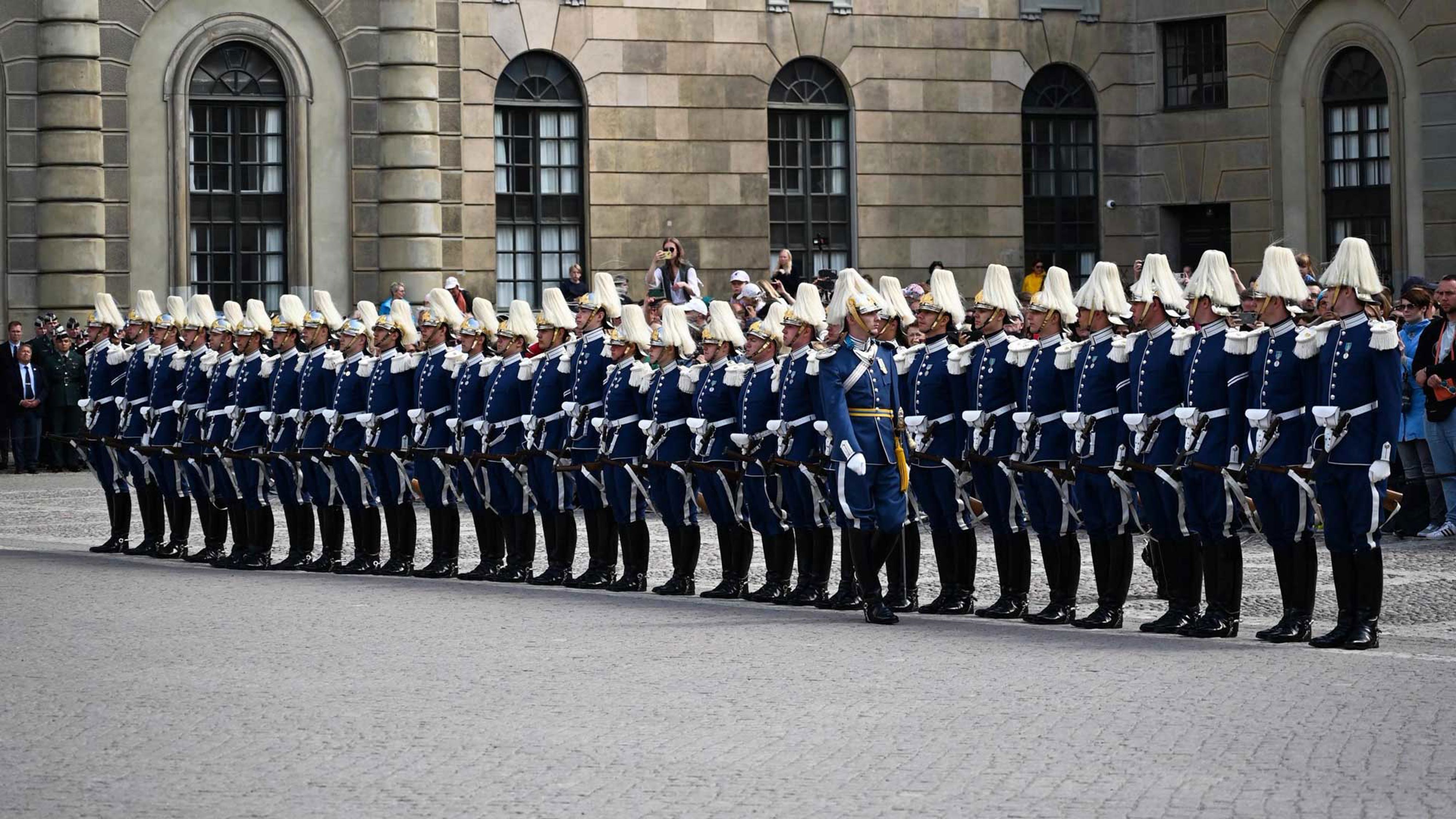 Högvakter uppställda på led