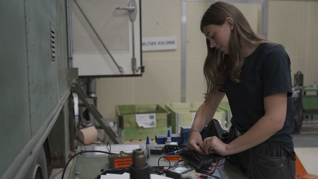 Bättre jobbsäkerhet hos tekniker i Försvarsmakten.