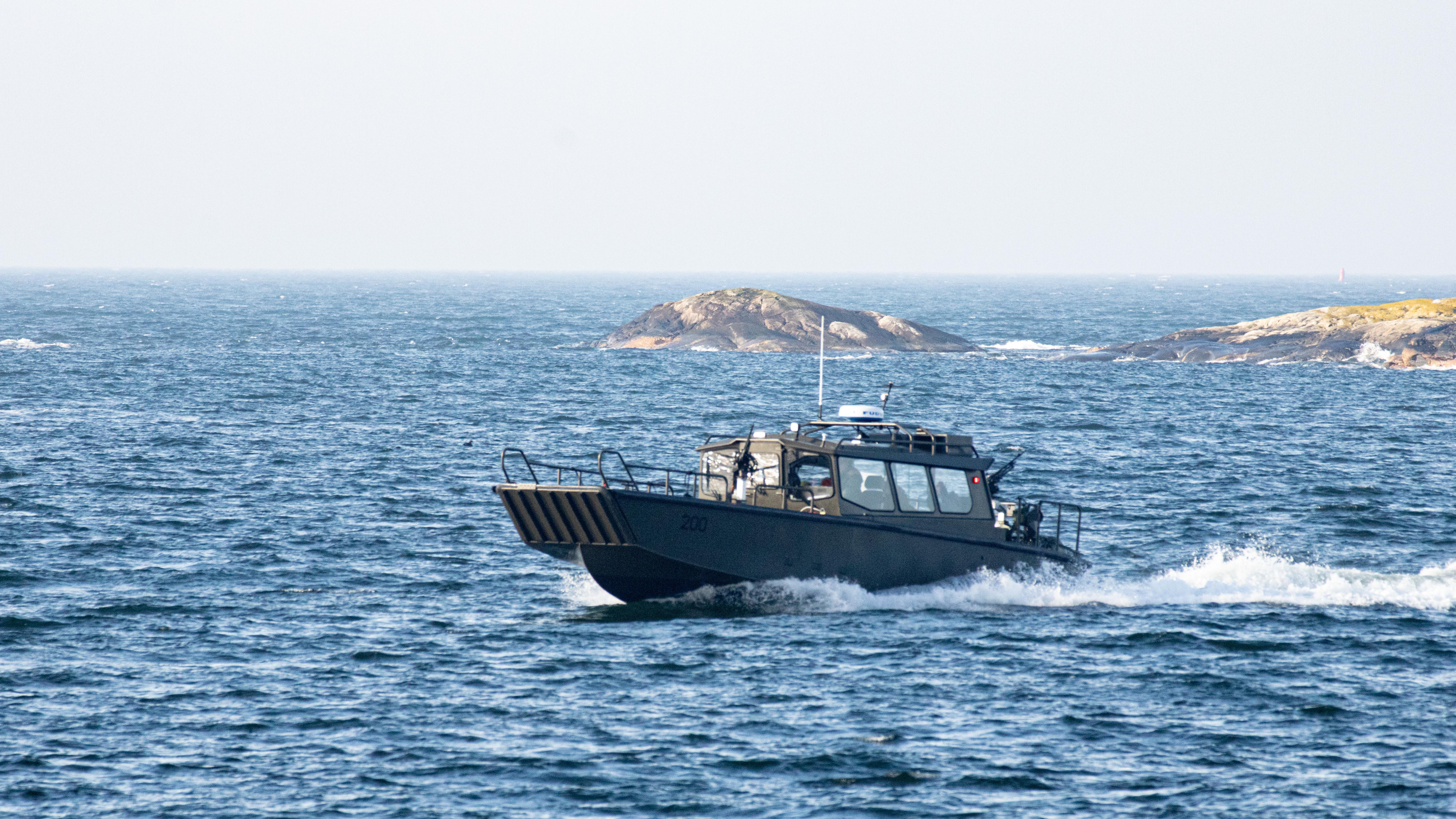 Nya arbetsbåten MSMB 200 testas i förbandsmiljö