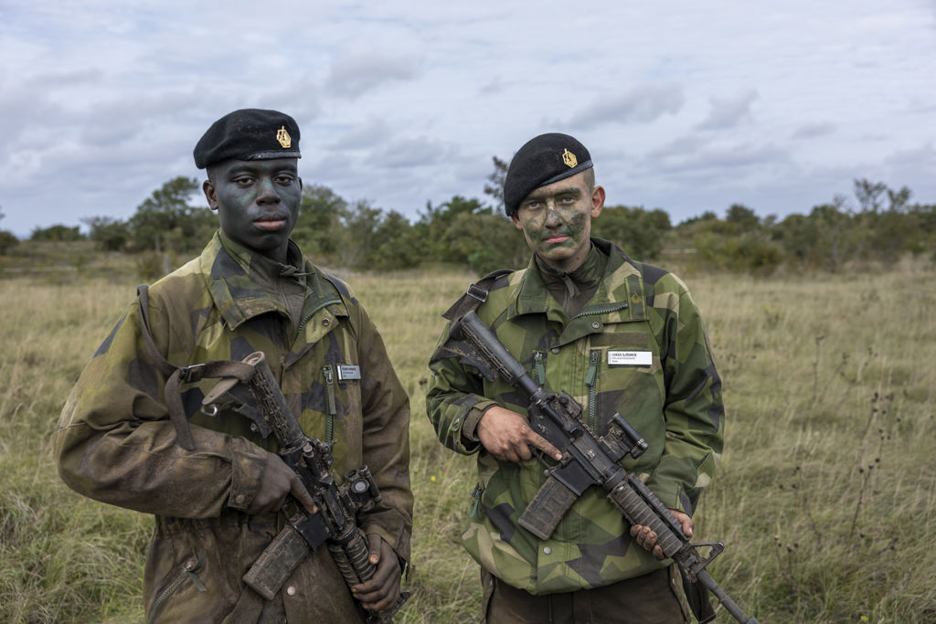Två soldater på Södra Hällarna efter baskerprovet.