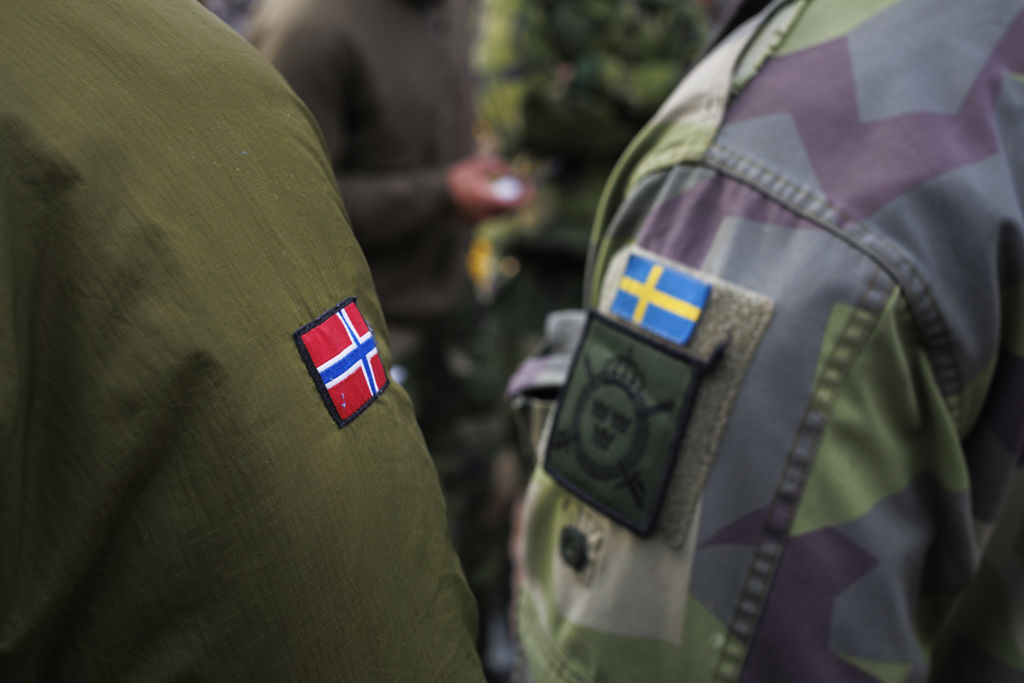 Svenska och norska soldater tillsammans.