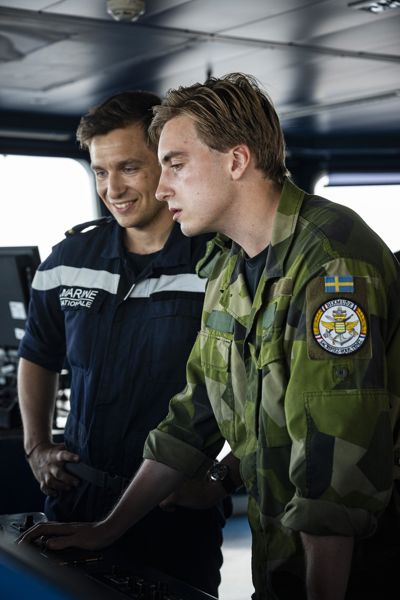 Oliver och en fransk sjöman ombord