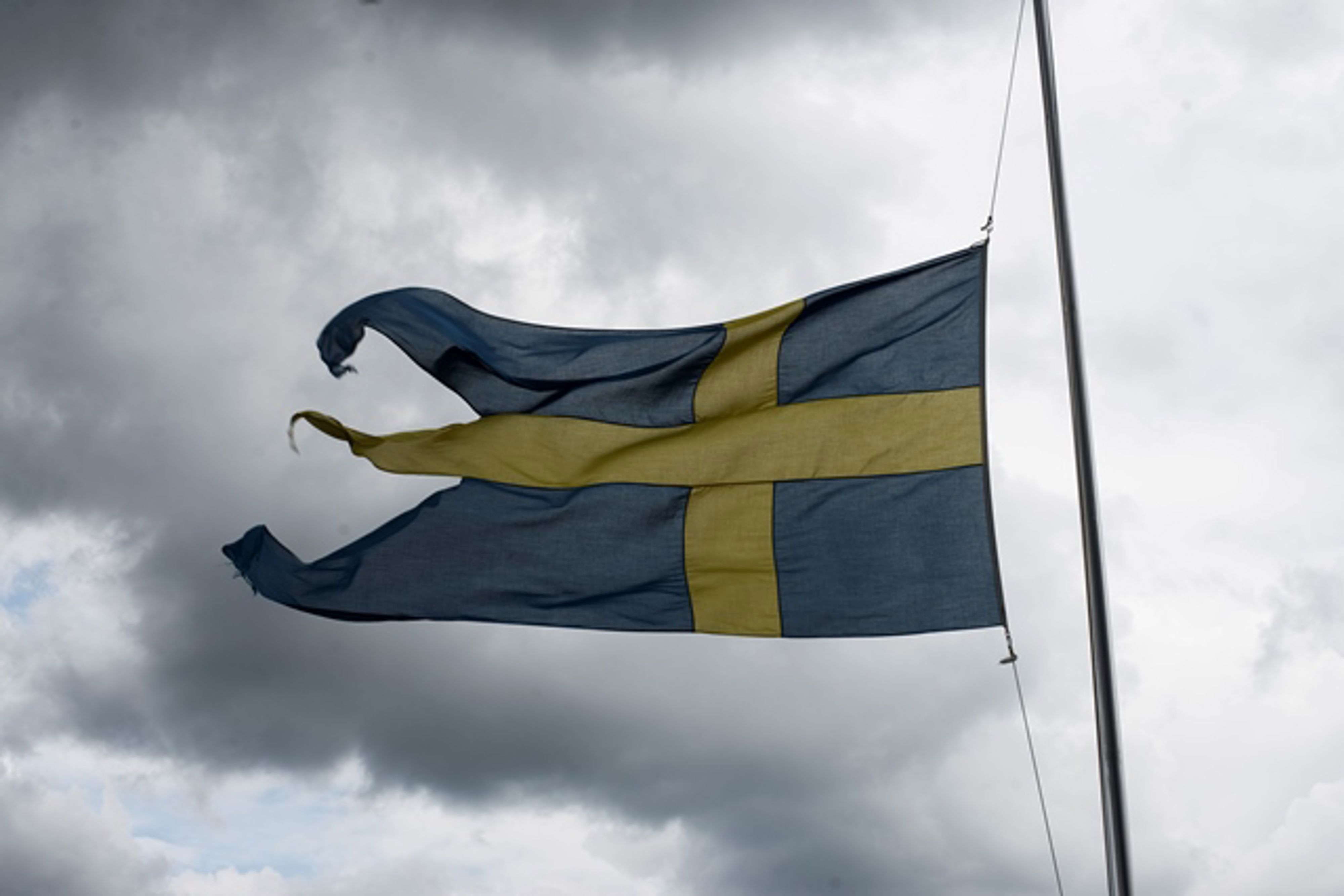 Livgardet flaggar på halv stång.