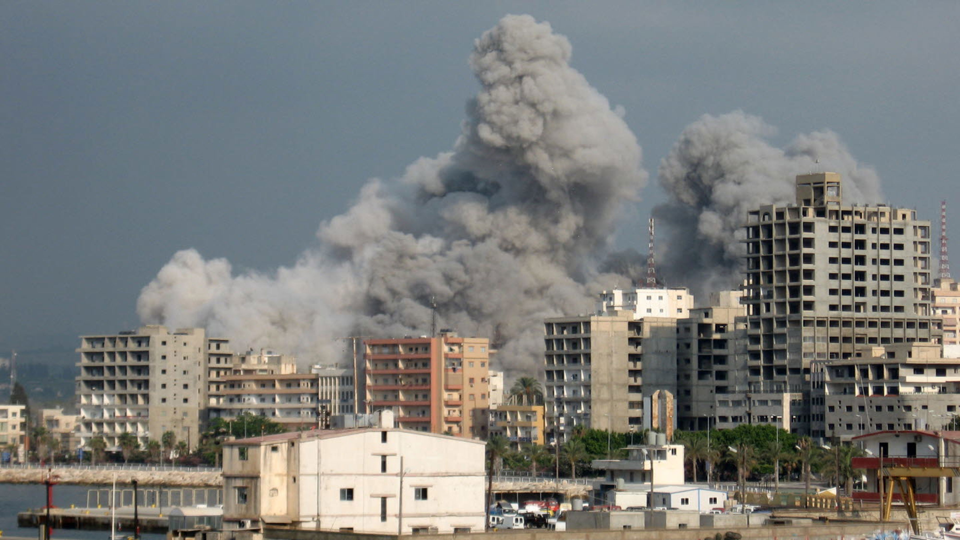 Flygbombning av Tyr i Libanon.