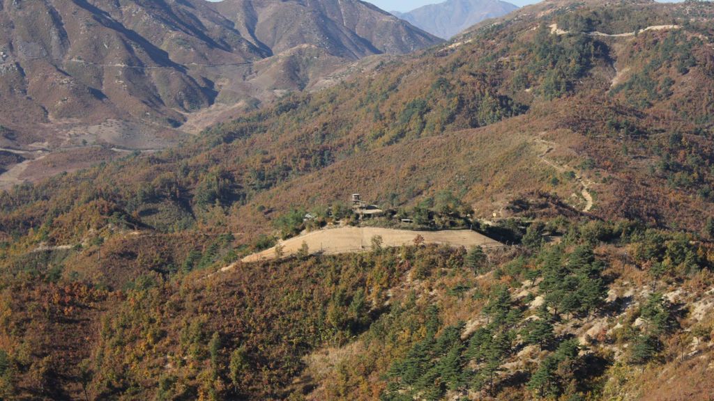 Den norra delen av den demilitariserade zonen. Bilden är tagen i samband med en inspektion.