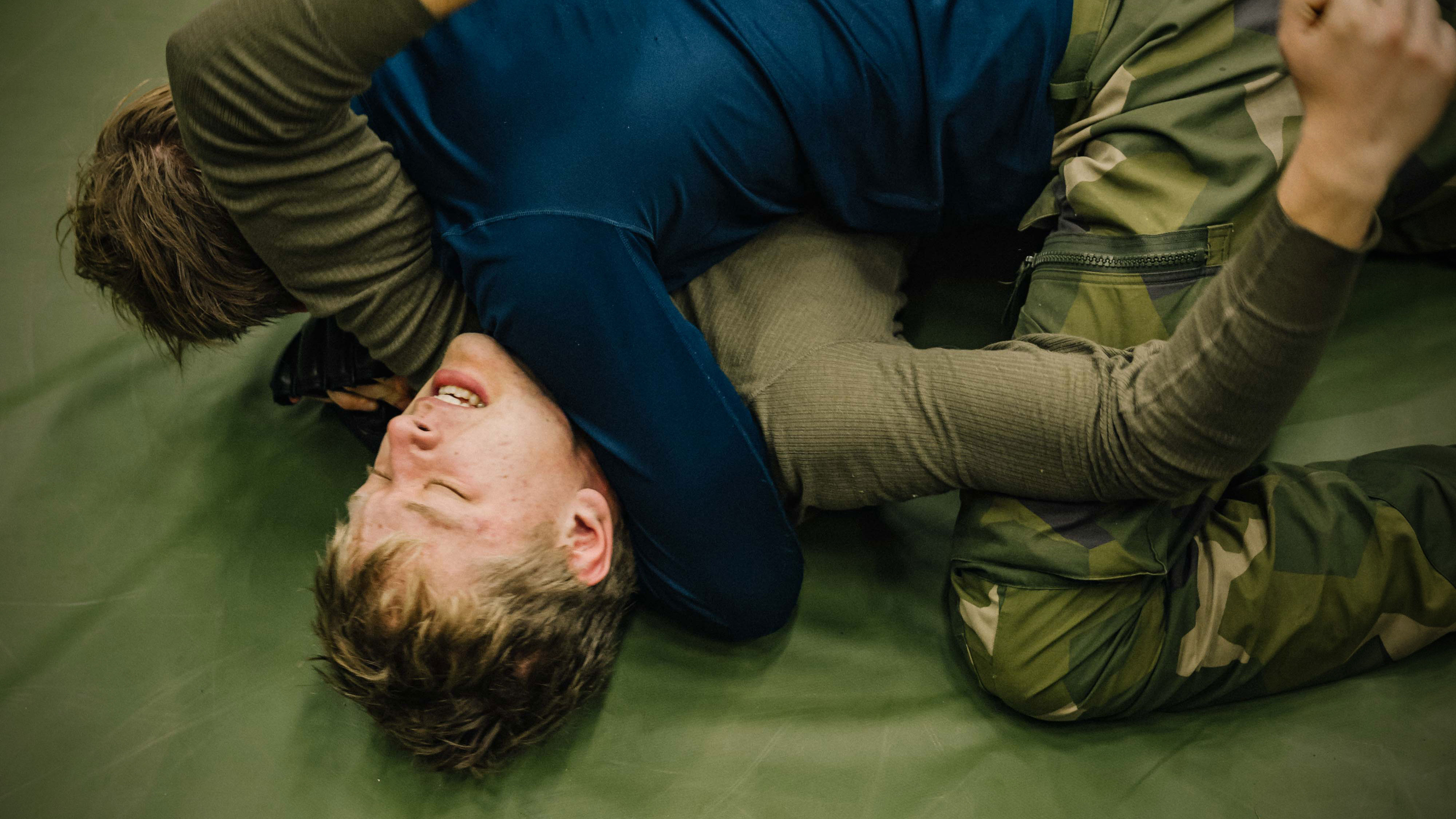 Värnpliktiga genomför Närkamp vid Helikopterflottiljen.