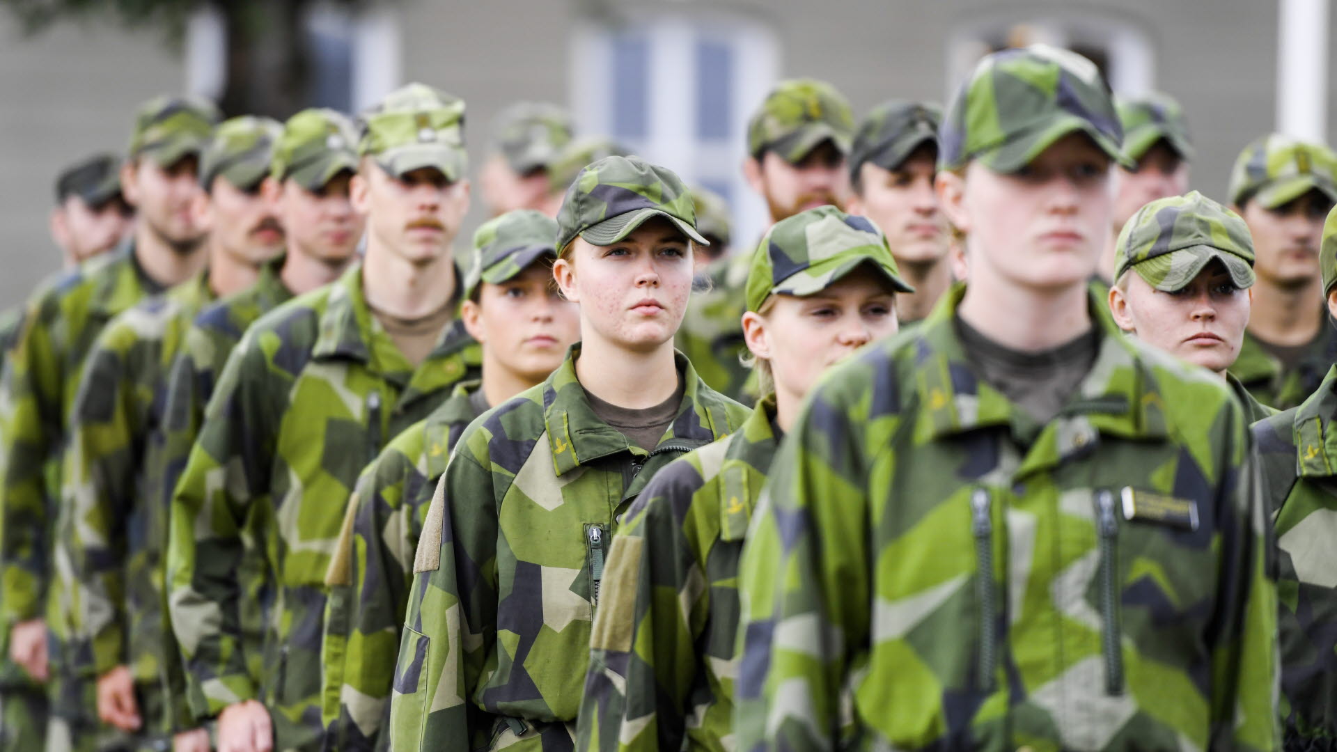 Försvarsmakten lättar på restriktionerna för värnpliktigas En inblick i arméns verksamhet Försvarsmakten