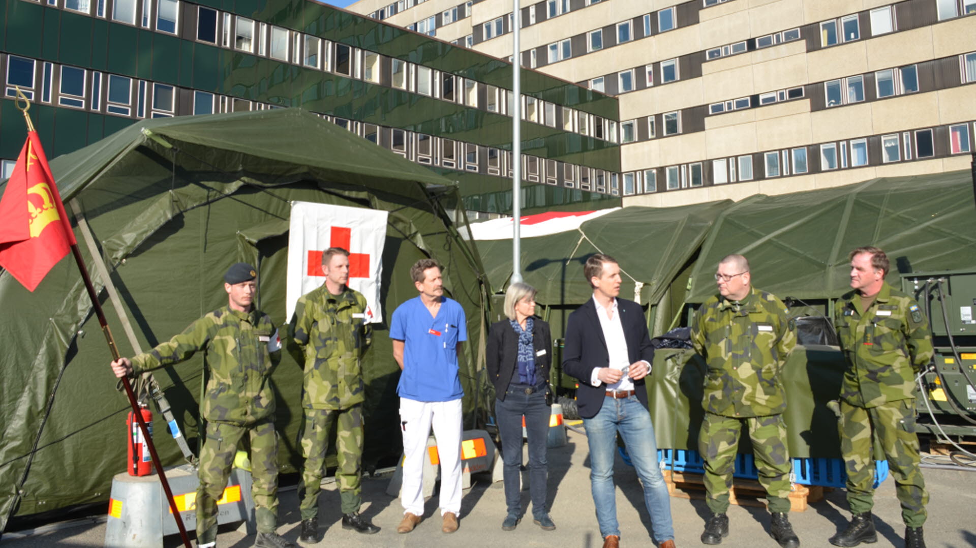 Fältsjukhus Iva Kronan överlämnat i Göteborg Försvarsmakten Västra Götaland: Försvarsmakten levererar tält till
